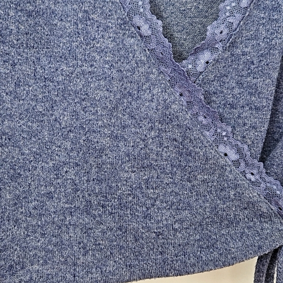 Forever 21 | Lace Trim Soft Long Sleeve Wrap Shirt | Size Small - Picture 7 of 12